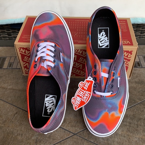 vans authentic dark aura